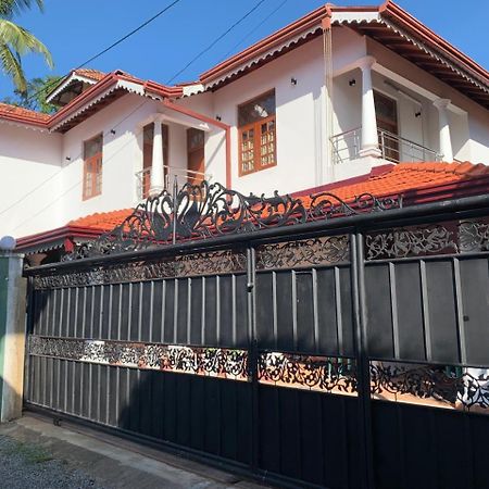 Ceylon Glory Hostel Негомбо Экстерьер фото