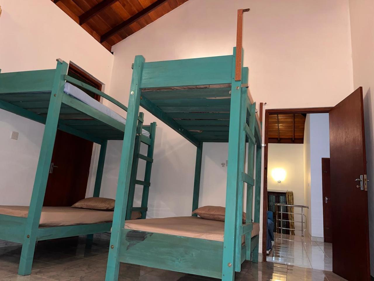 Ceylon Glory Hostel Негомбо Экстерьер фото