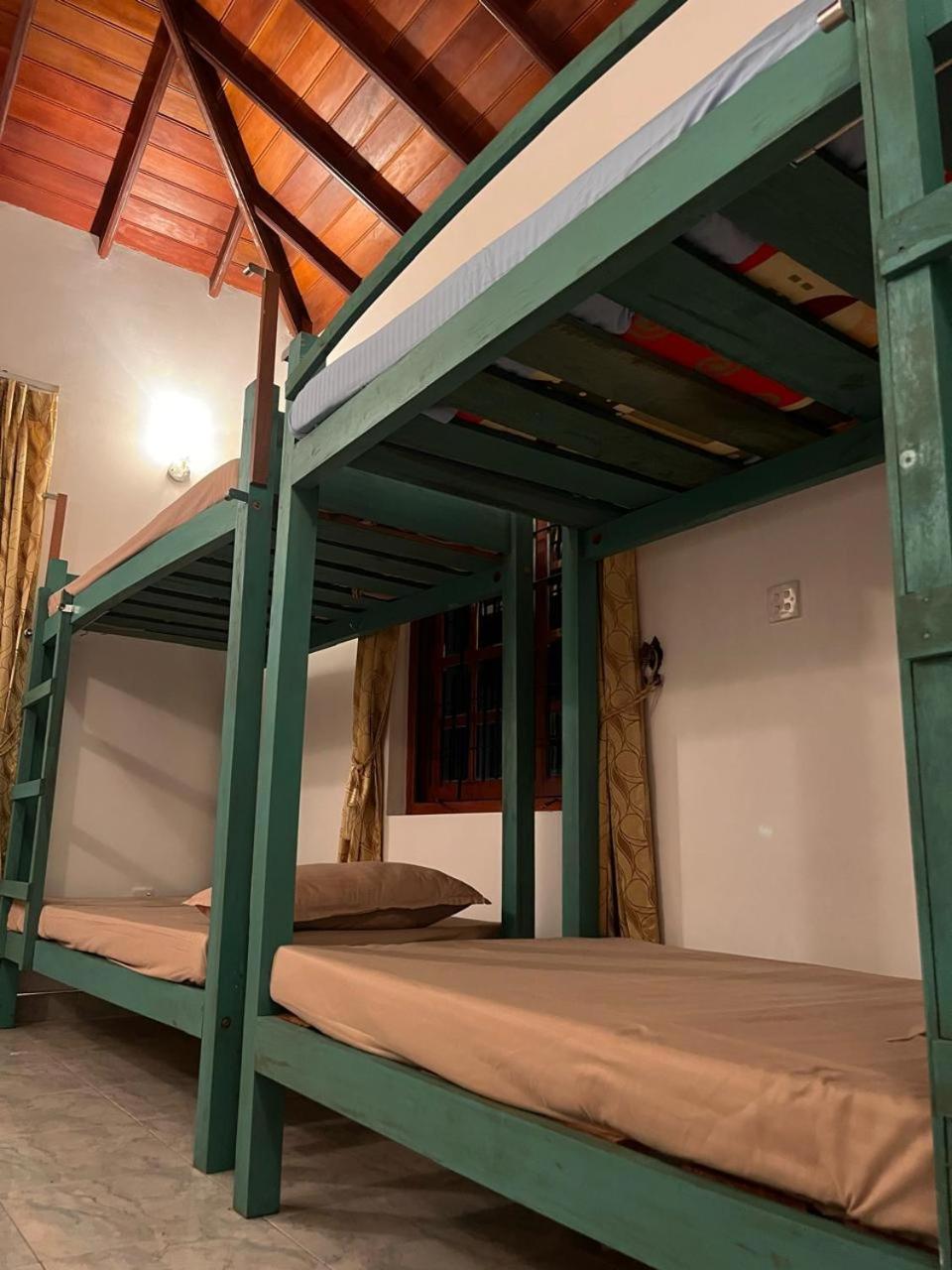 Ceylon Glory Hostel Негомбо Экстерьер фото