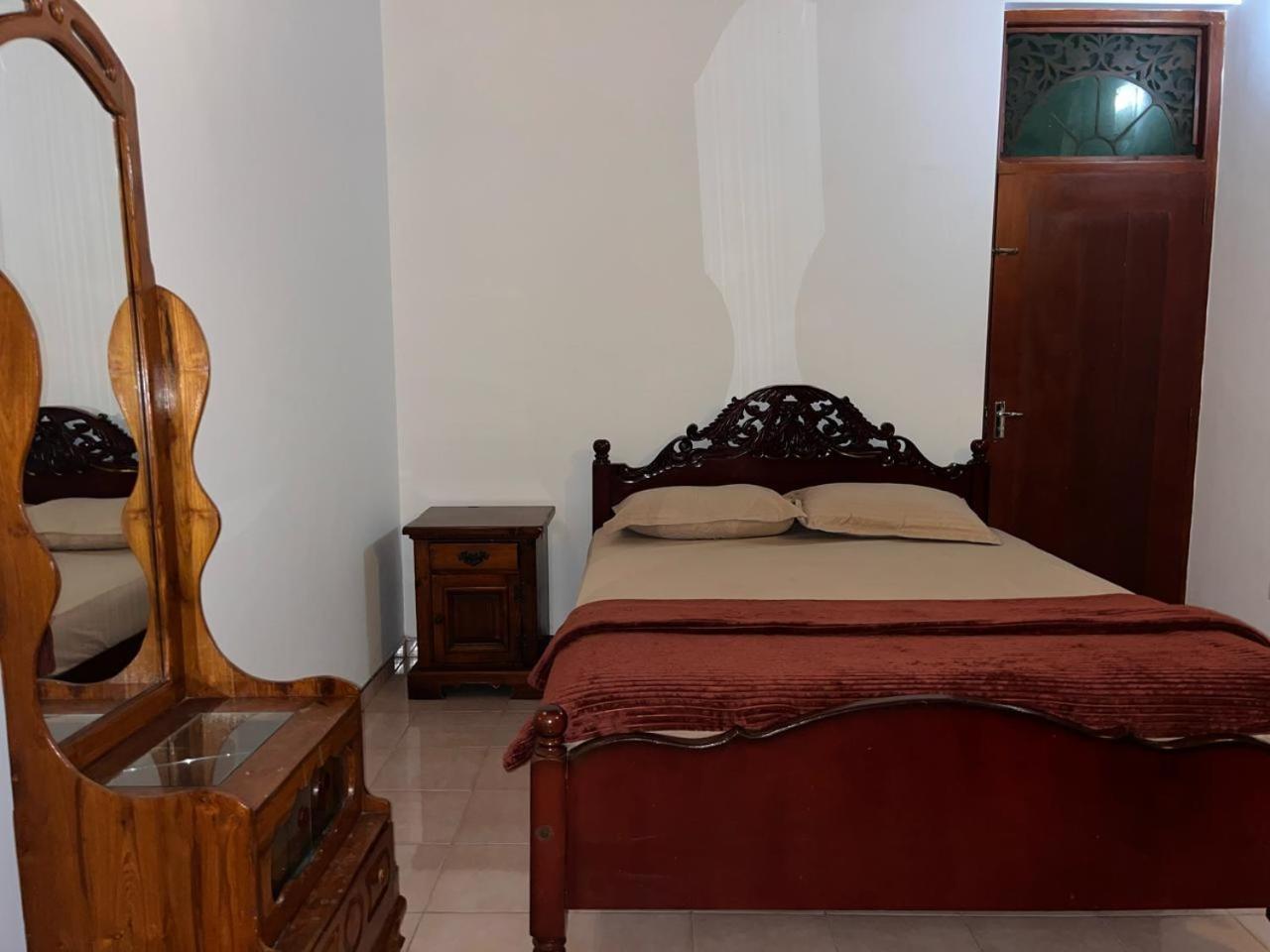 Ceylon Glory Hostel Негомбо Экстерьер фото